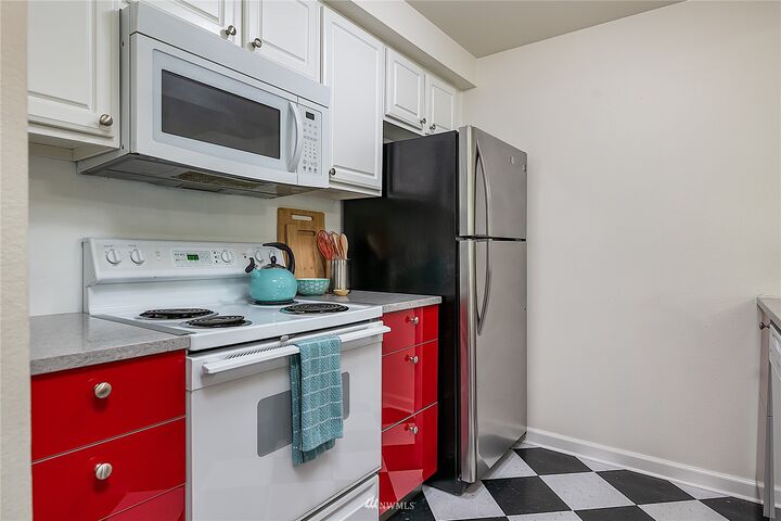 Property Photo: 132 NE 95th Street B301 WA 98115