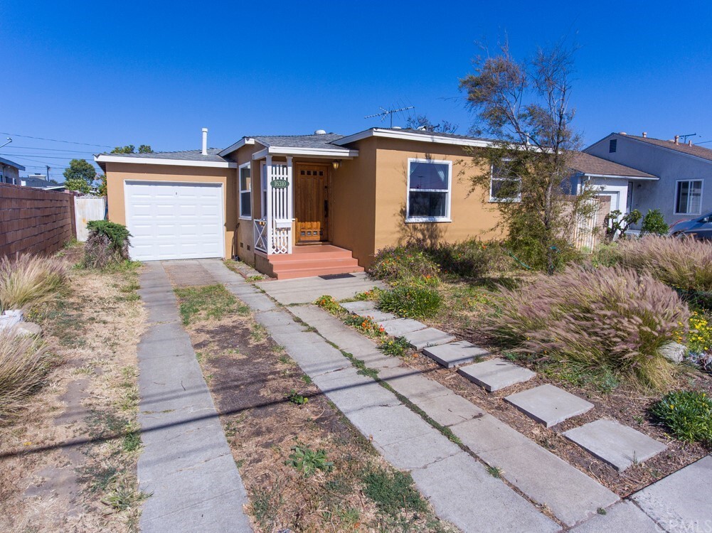 Property Photo: 16310 Van Ness Avenue CA 90504