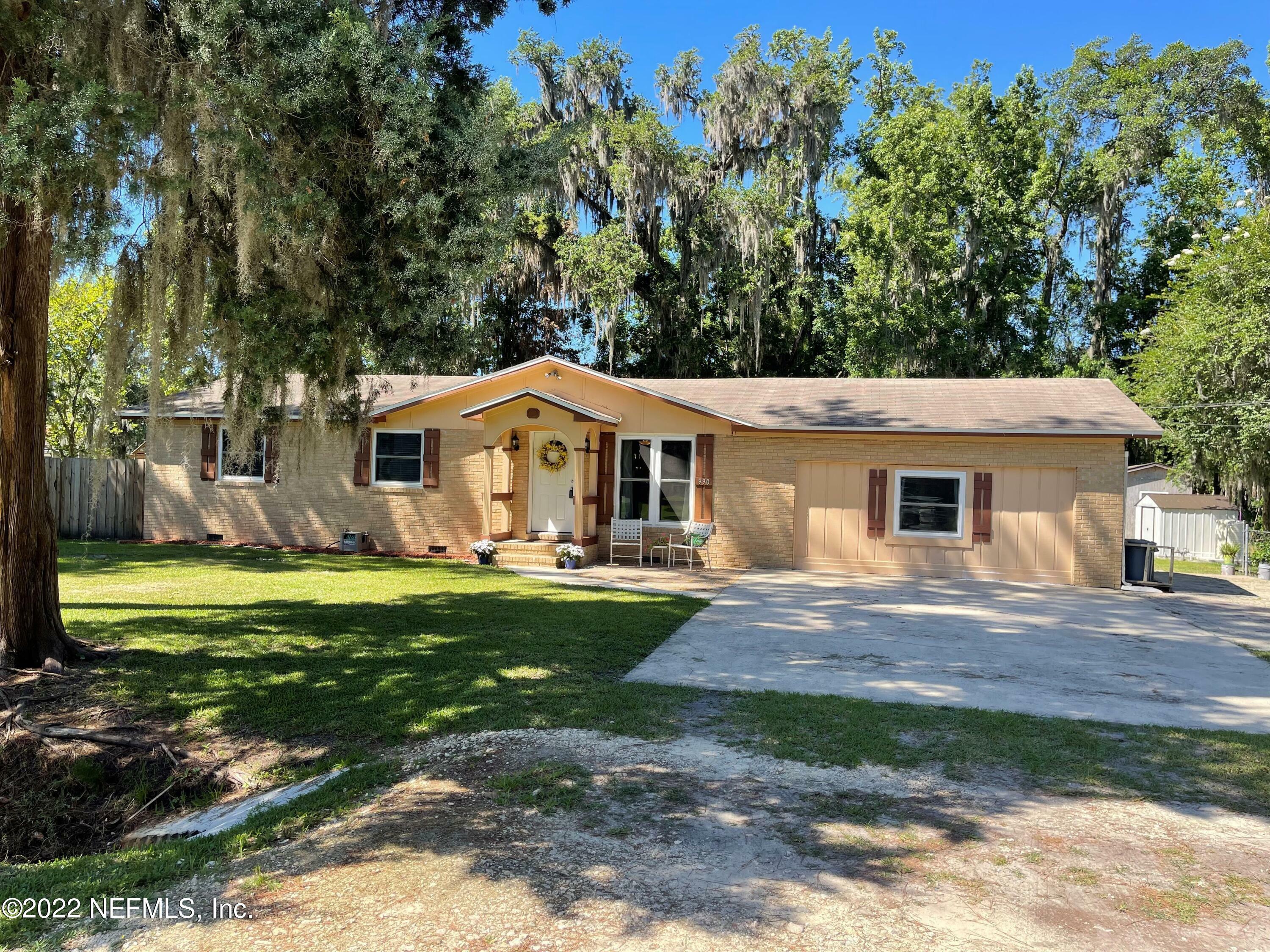 Property Photo:  990 Floyd Street  FL 32003 