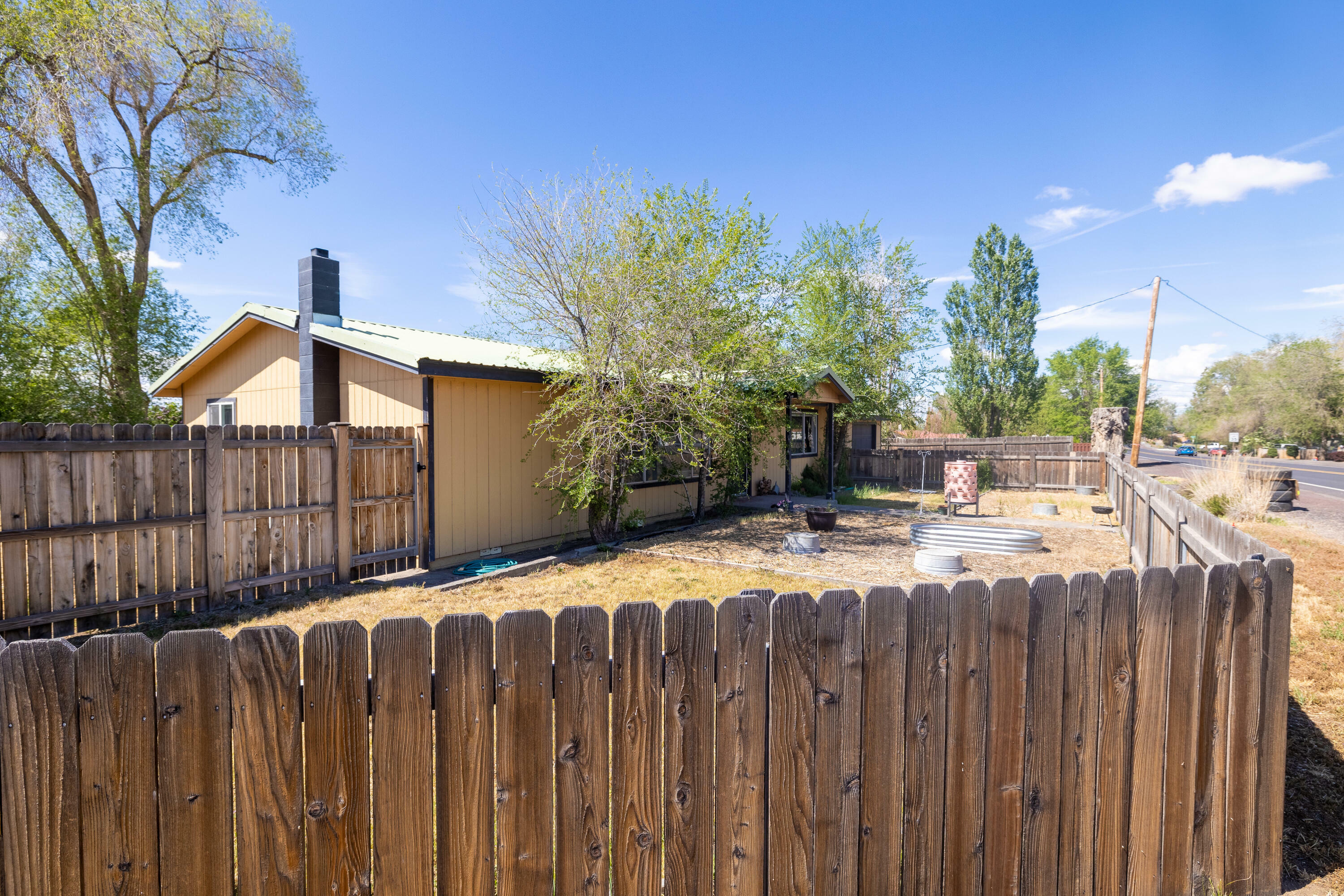 Property Photo: 293 Jefferson Avenue OR 97741