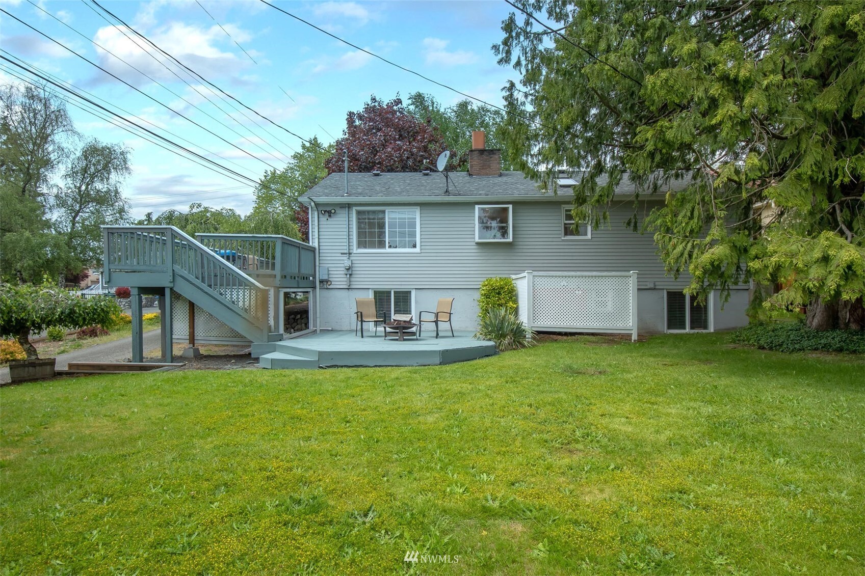 Property Photo:  1718 Trenton Avenue  WA 98310 