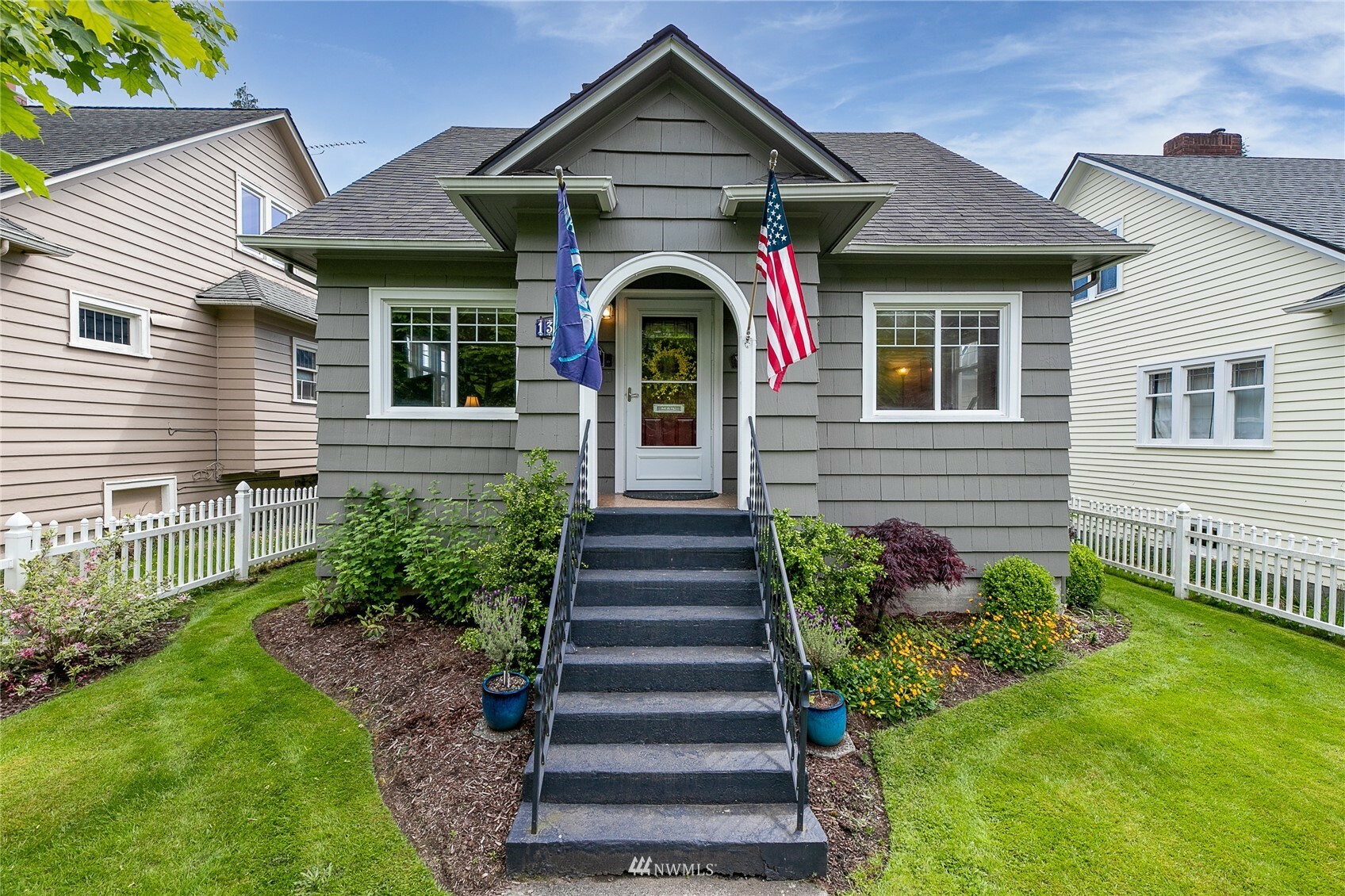 Property Photo:  1315 Oakes Avenue  WA 98201 