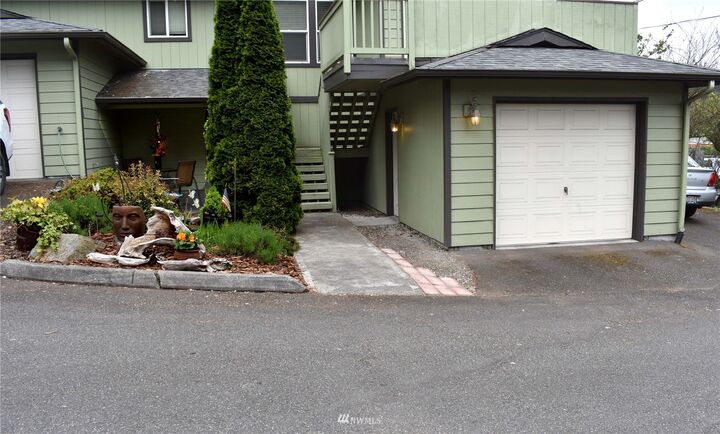 Property Photo:  1520 228th Street SE 1C  WA 98021 
