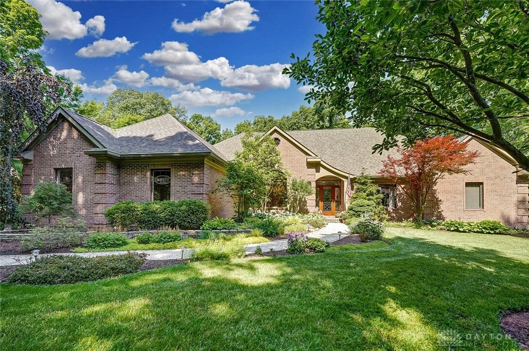 Property Photo:  1047 Orchard Run Drive  OH 45036 