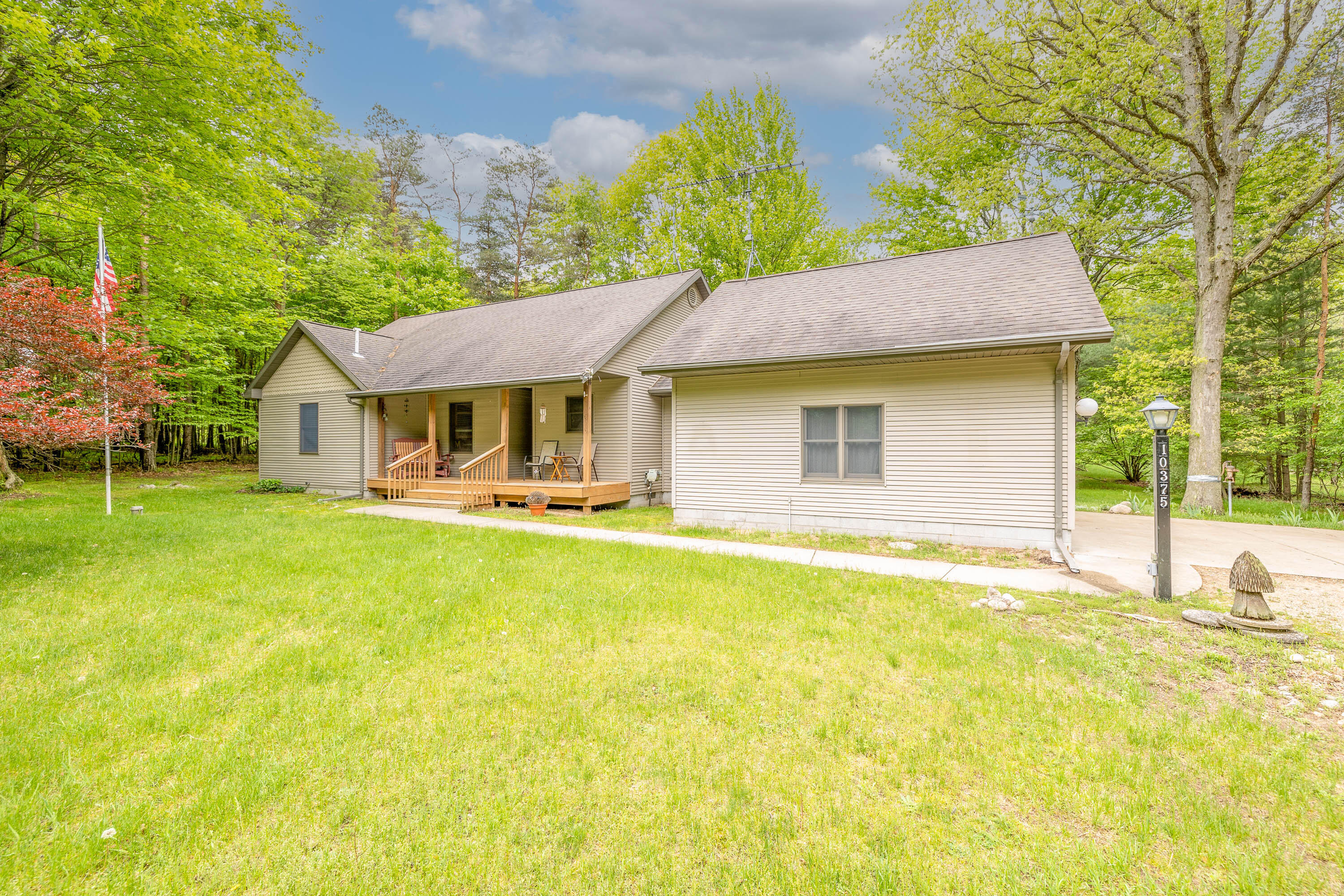 Property Photo: 10375 Tombstone Drive MI 49346