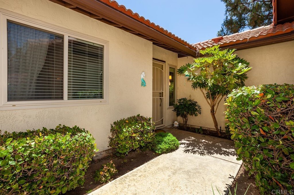 Property Photo: 5653 Tumbleweed Way CA 92057