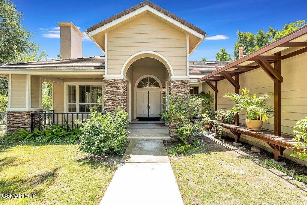 Property Photo:  1668 Cross Bridge Place  CA 91362 