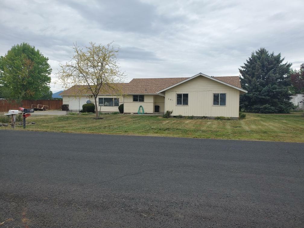 Property Photo:  591 NW Martingale Road  OR 97754 