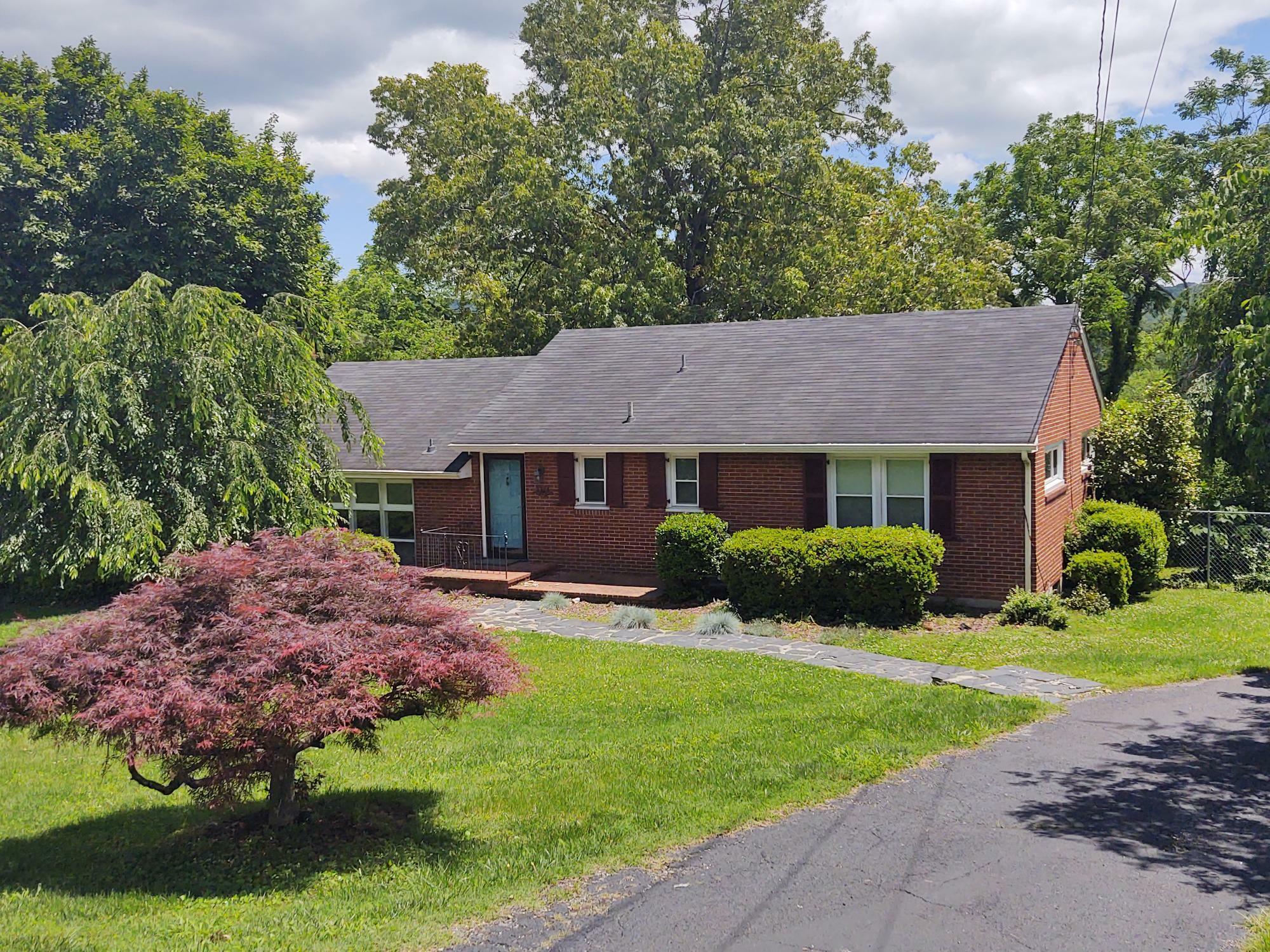 Property Photo:  3324 Woodland Dr  VA 24015 