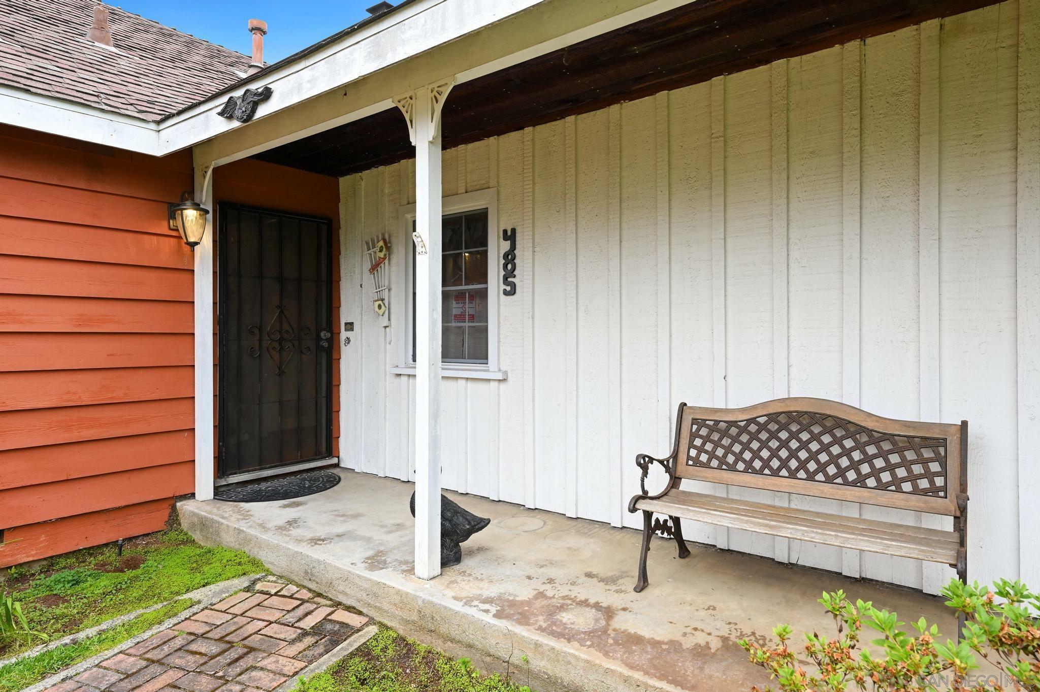 Property Photo: 485 Deer Path CA 92024