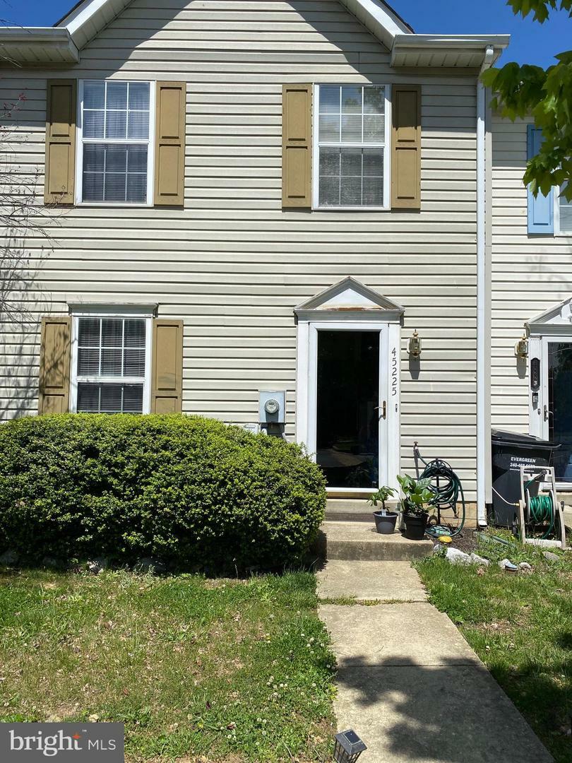 Property Photo:  45225 Woodstown Way  MD 20619 