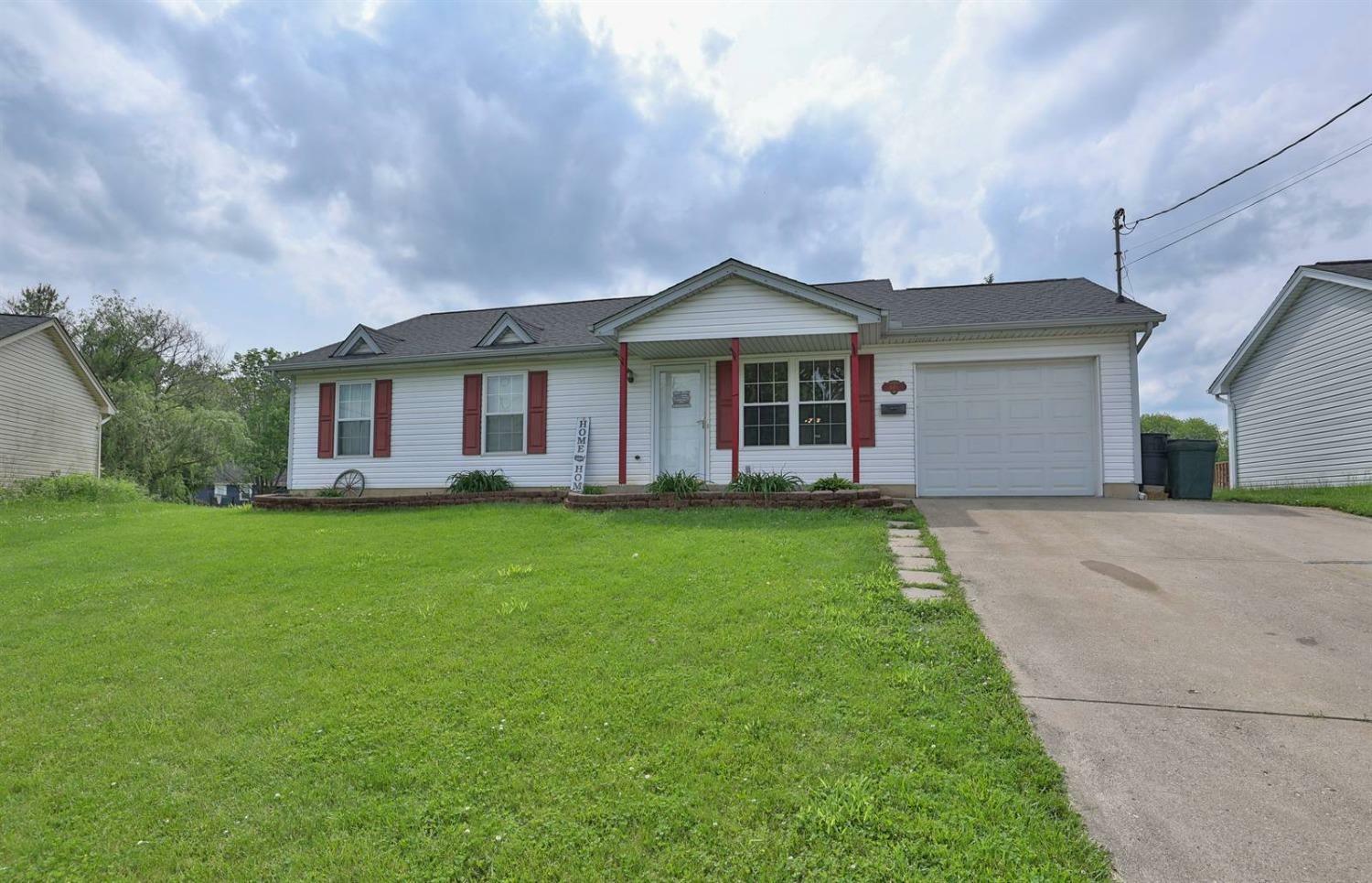 Property Photo:  94 Flintstone Dr 1/2  OH 45030 