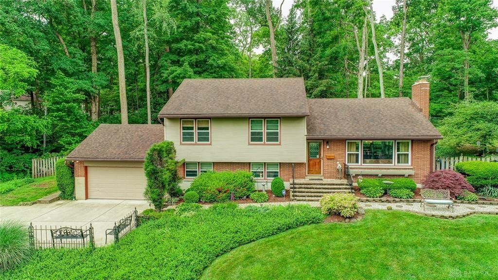 Property Photo: 5927 Withrow Way OH 45415