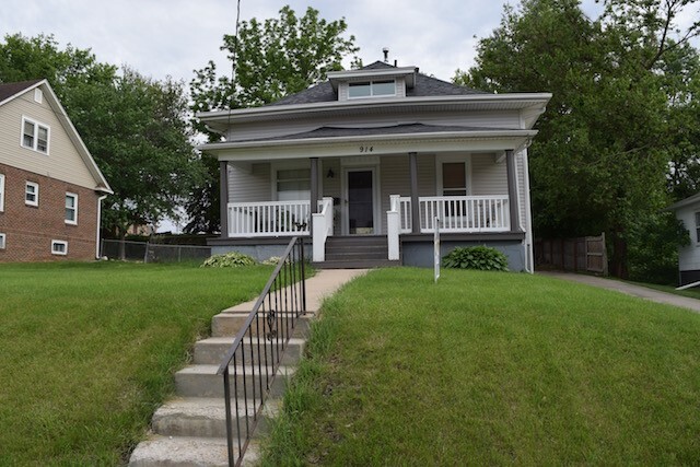 Property Photo:  914 Boulder Avenue  IA 50315 