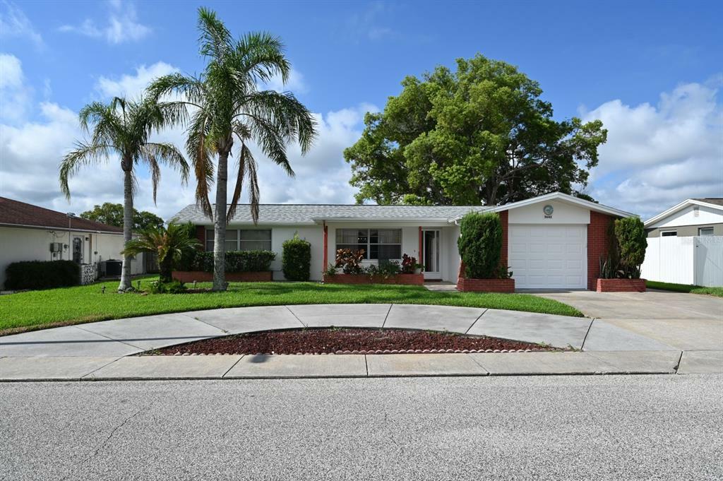 Property Photo:  5642 Perkin Drive  FL 34652 