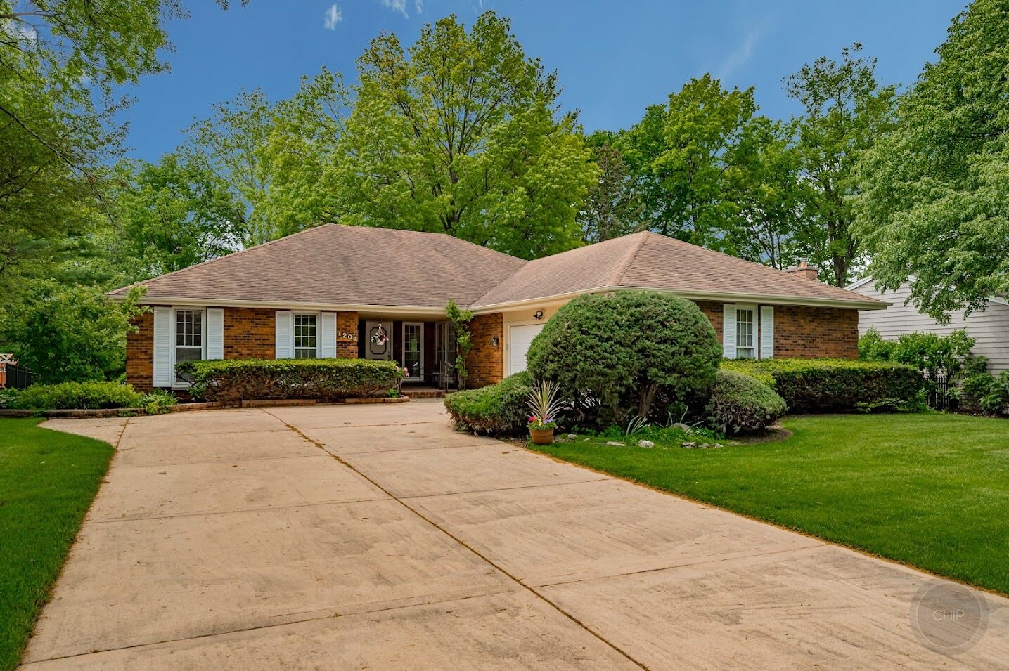 Property Photo:  1204 E Gartner Road  IL 60540 