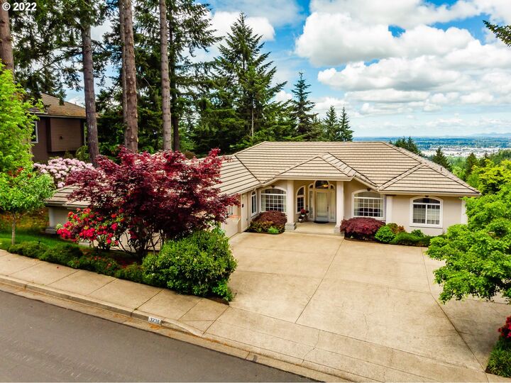 3238 Wintercreek Dr  Eugene OR 97405 photo