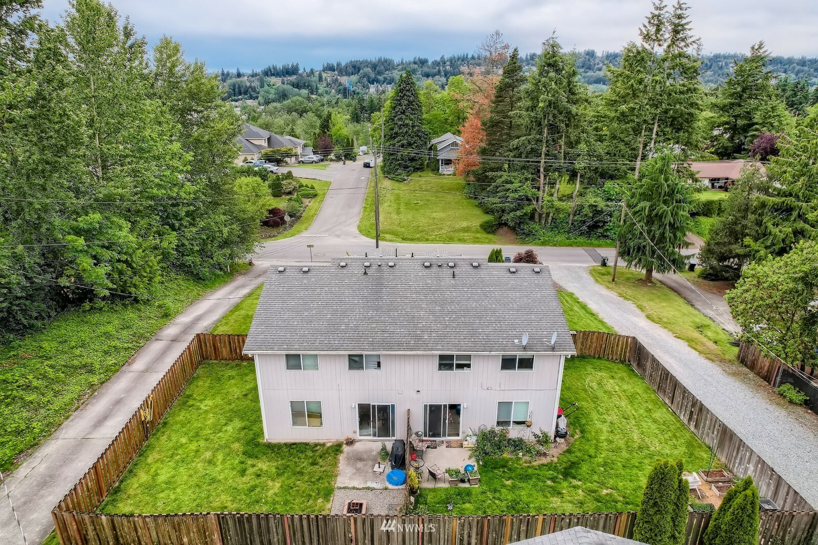 Property Photo:  610 11th Avenue  WA 98354 