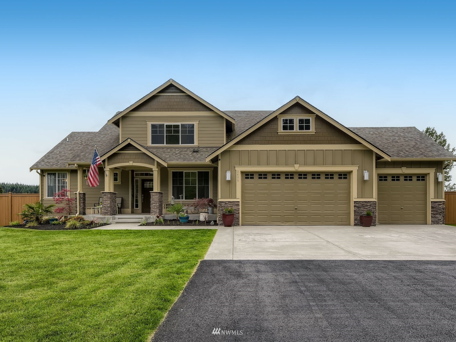Property Photo: 3410 183rd Drive NE WA 98290