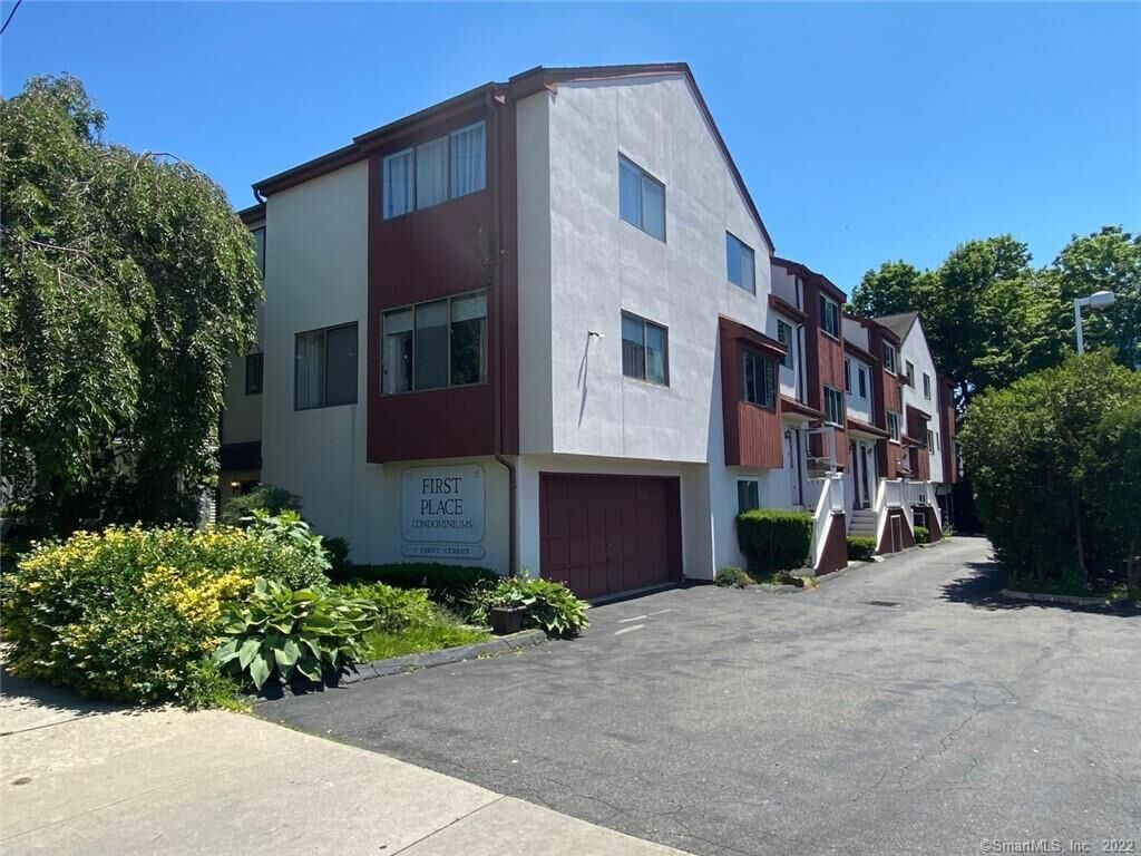 Property Photo:  15 1st Street 5  CT 06905 