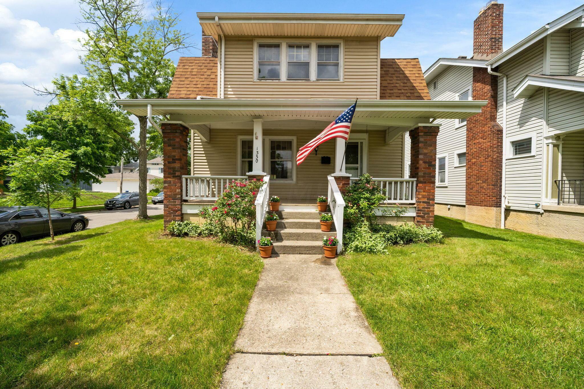 Property Photo: 1330 Mulford Road OH 43212