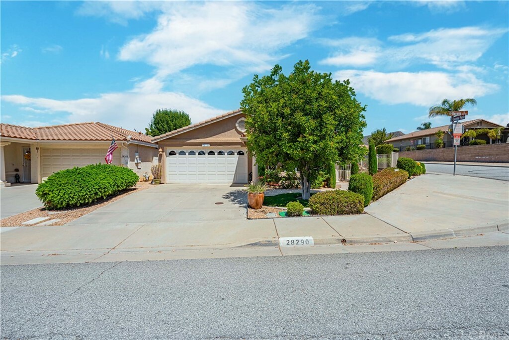 Property Photo:  28290 Bavaria Drive  CA 92585 