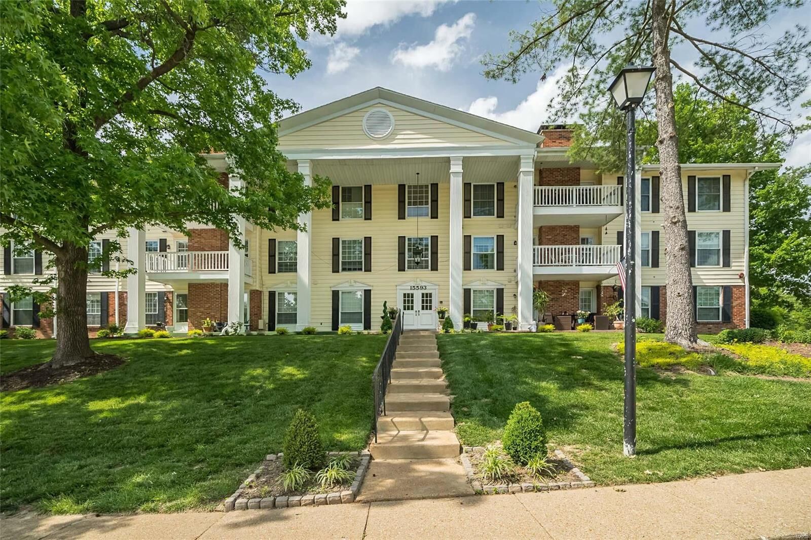 Property Photo: 15593 Bedford Forge Drive 10 MO 63017