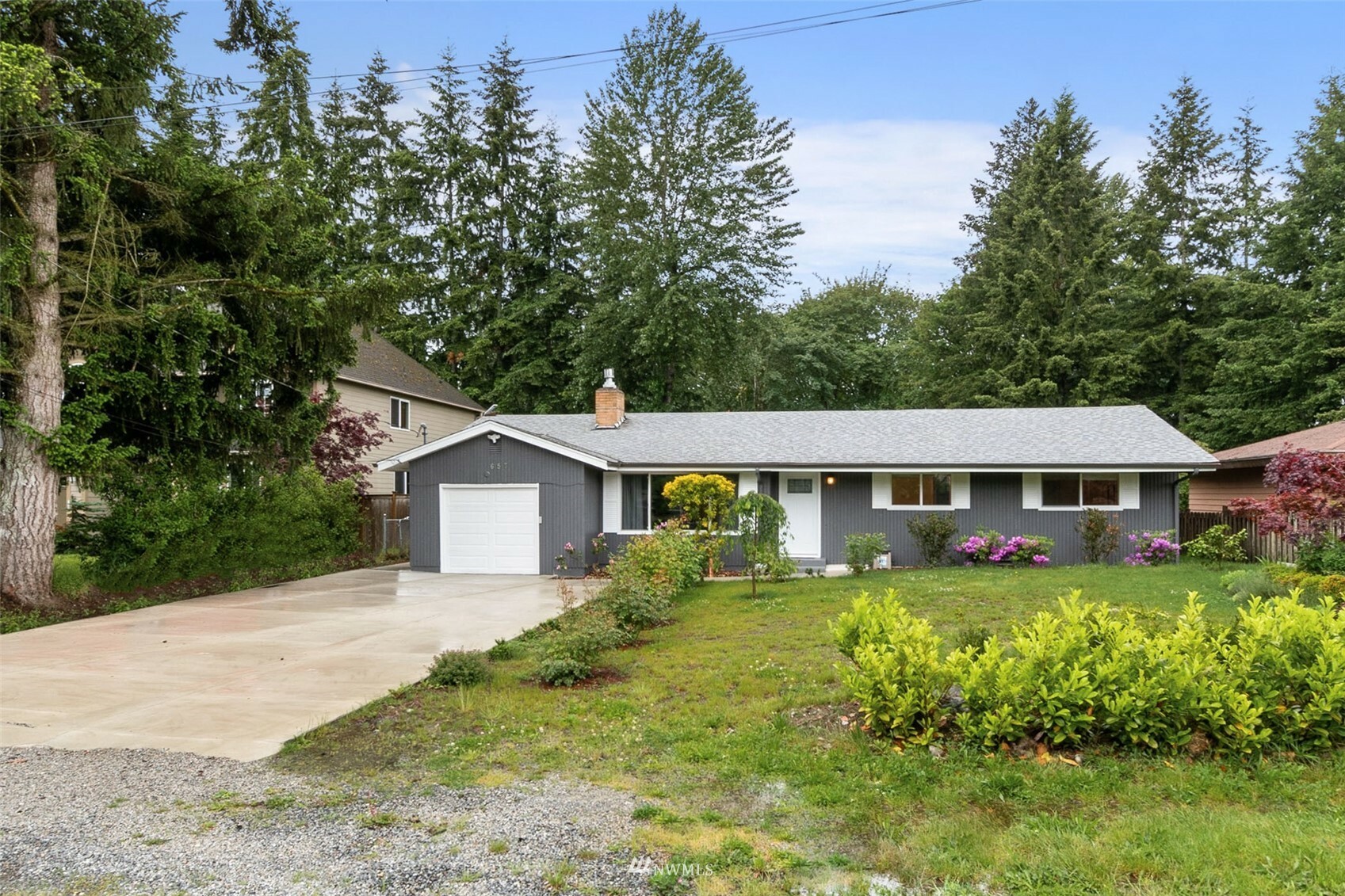 Property Photo:  657 Hoquiam Avenue NE  WA 98059 