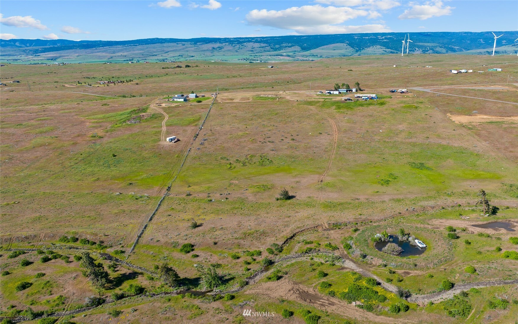 Property Photo:  450 Sagebrush Road  WA 98926 