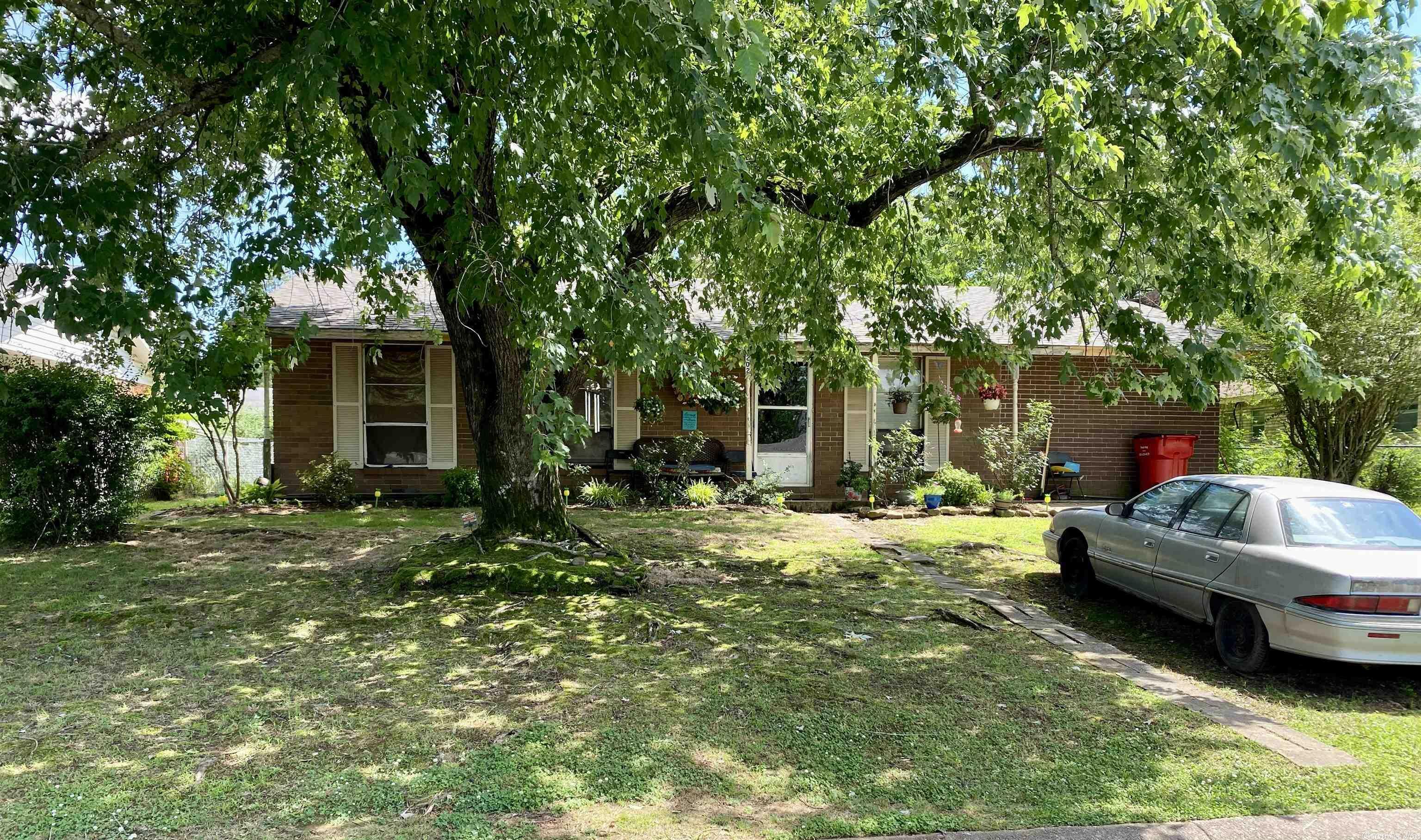 Property Photo:  202 Eisenhower  AR 72110 