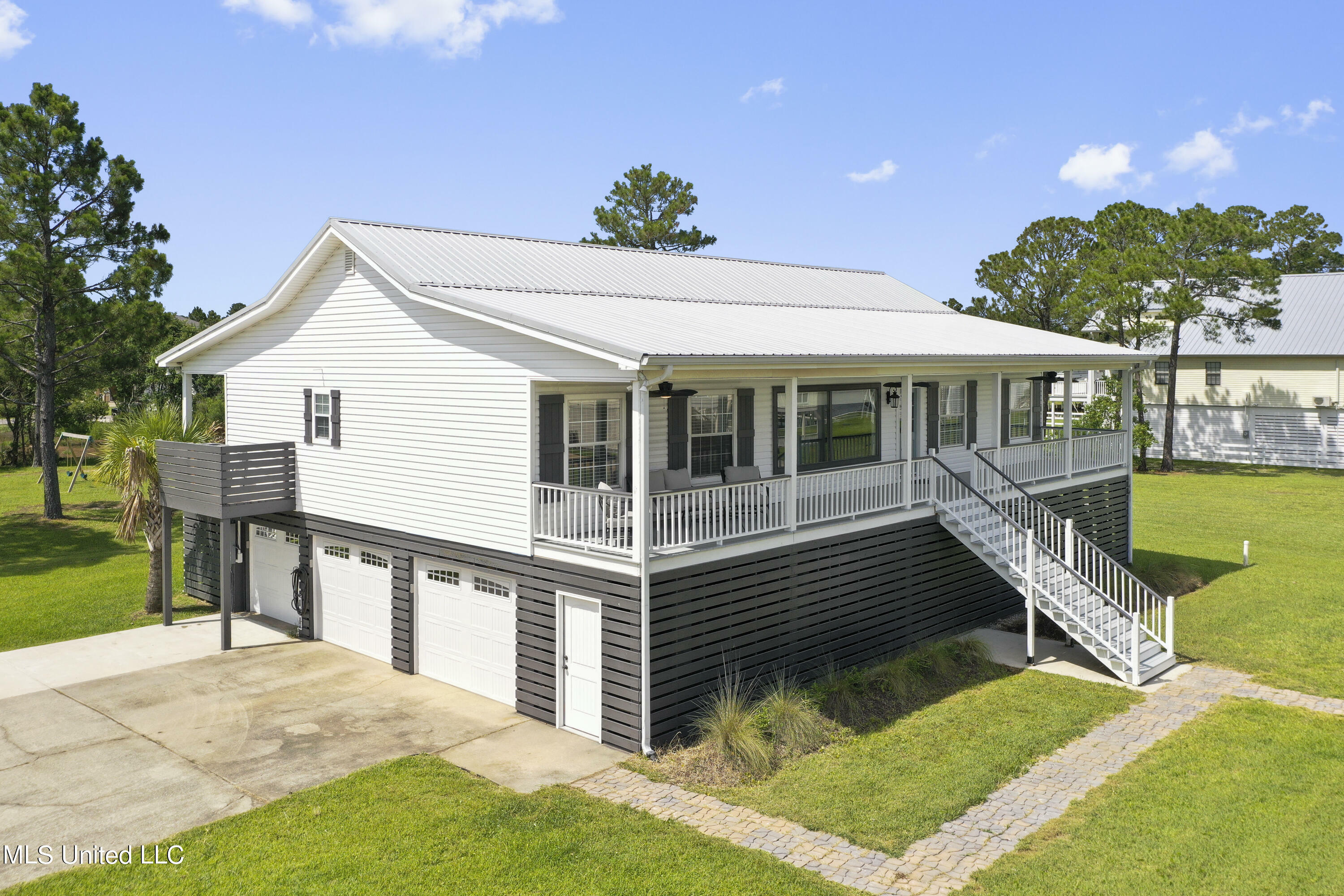 Property Photo:  129 Sweet Bay Drive  MS 39571 