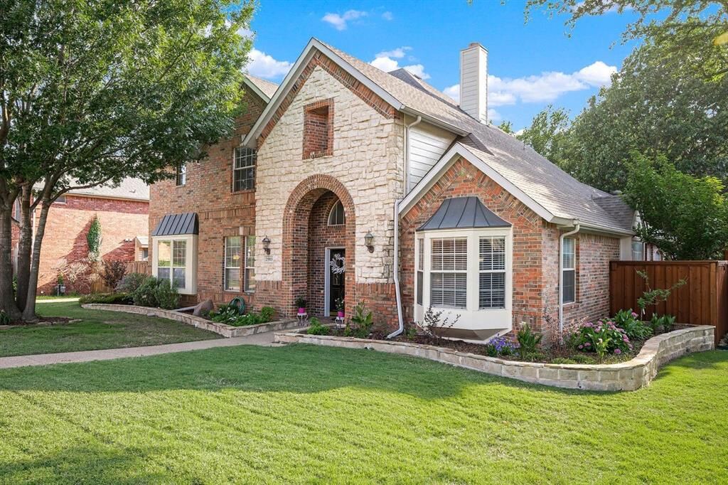 Property Photo:  2905 Lakeway Drive  TX 75088 