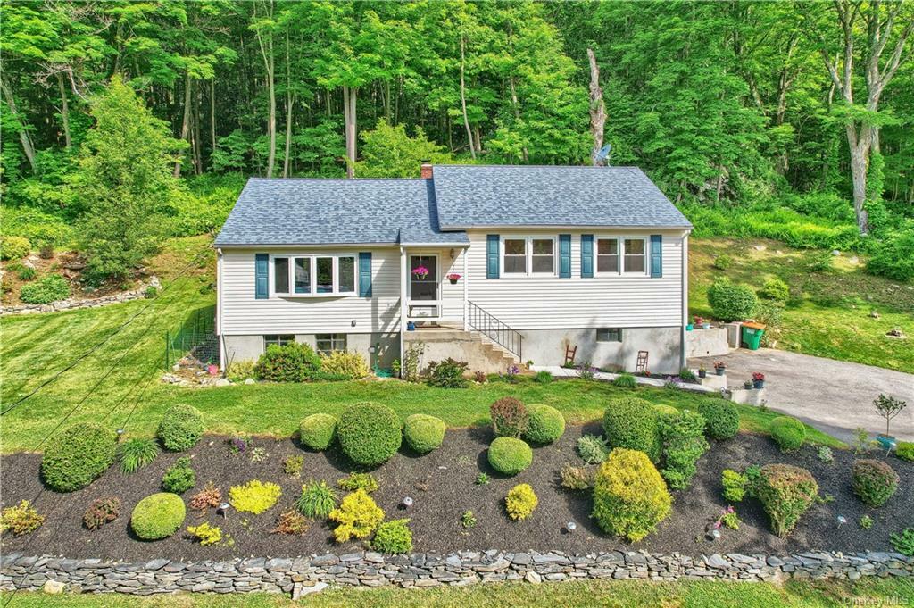 Property Photo:  515 Peekskill Hollow Road  NY 10579 