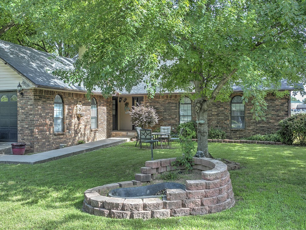 Property Photo:  303 Glenwood Place  AR 72761 