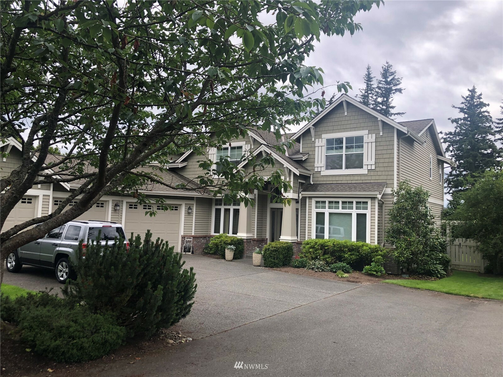 Property Photo:  20622 Maplewood Drive  WA 98026 