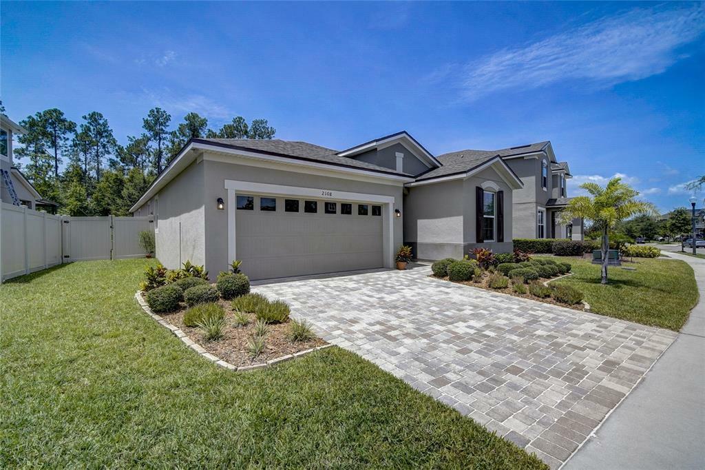 Property Photo:  2108 Donahue Drive  FL 34761 