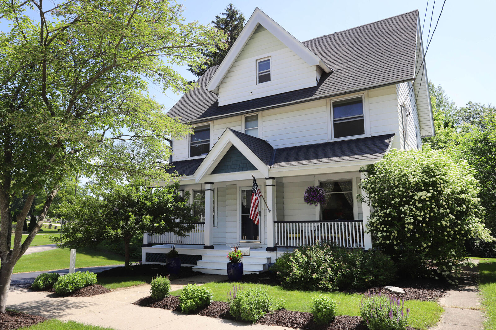 Property Photo: W60n632 Jefferson Ave WI 53012