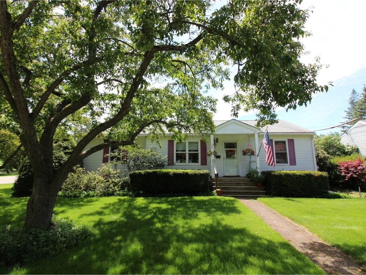 Property Photo:  108 Cherokee Avenue  VT 05452 