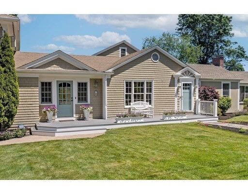 Property Photo: 14 Elaine Court MA 02066