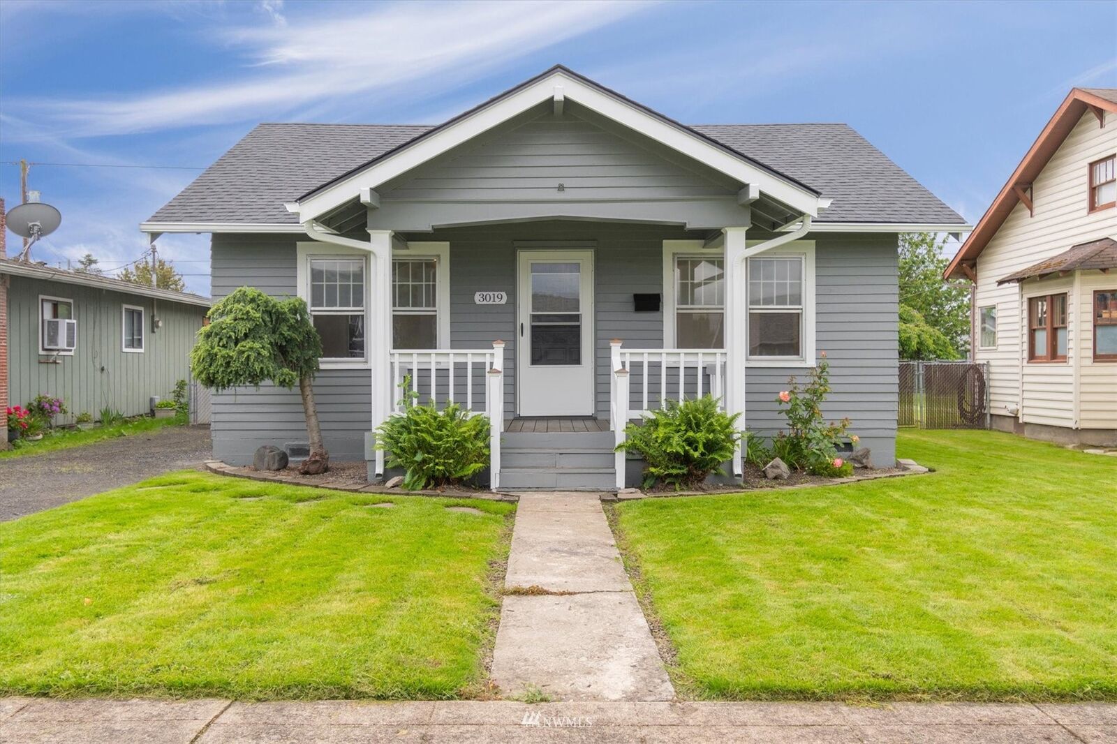 Property Photo:  3019 Fir Street  WA 98632 