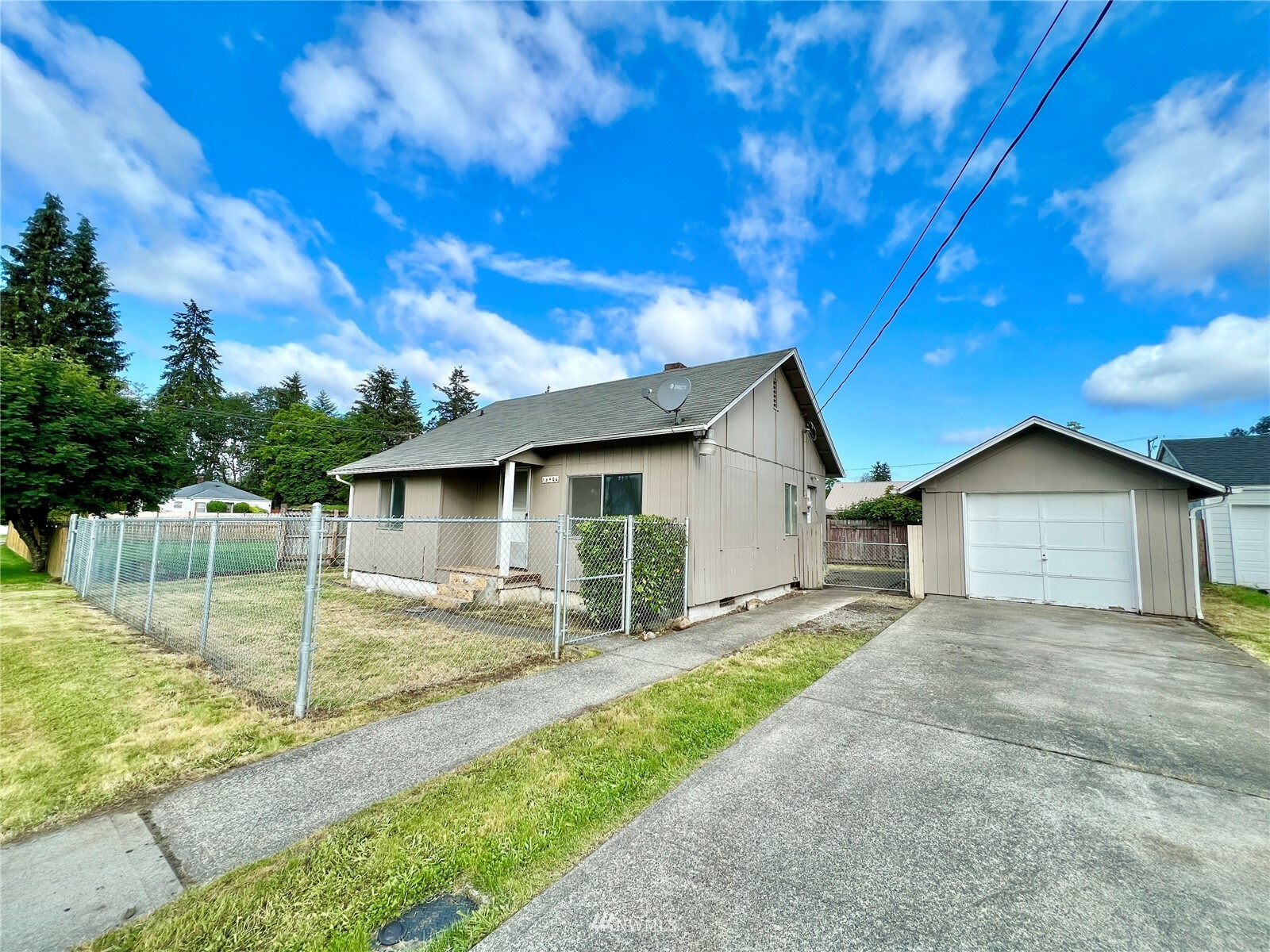 Property Photo: 15406 Grant Avenue SW WA 98498