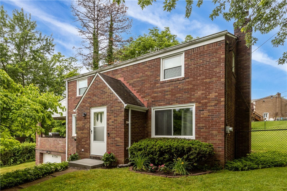 Property Photo:  4776 Hilltop Lane  PA 15102 