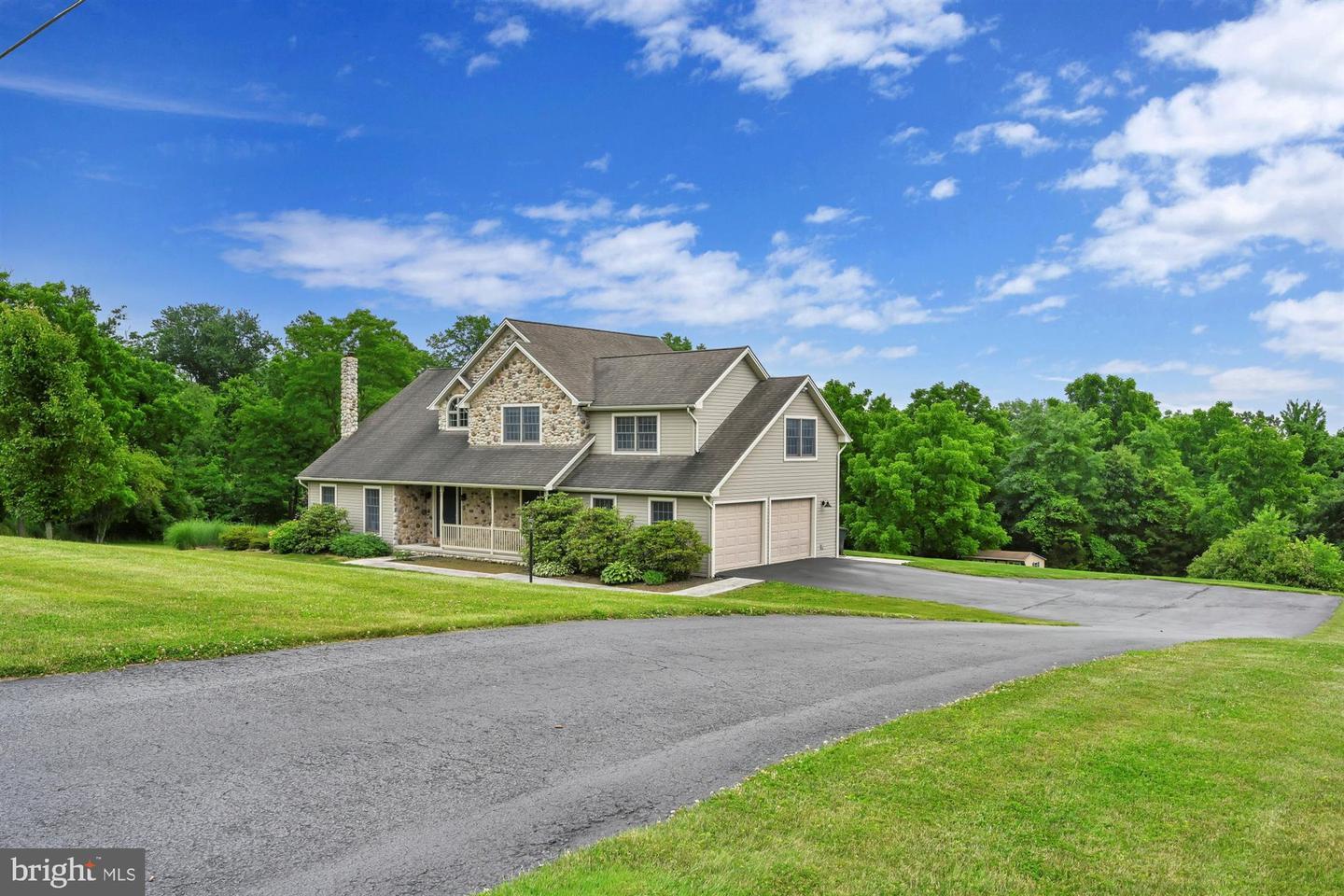Property Photo: 170 Locust Grove Road PA 17019
