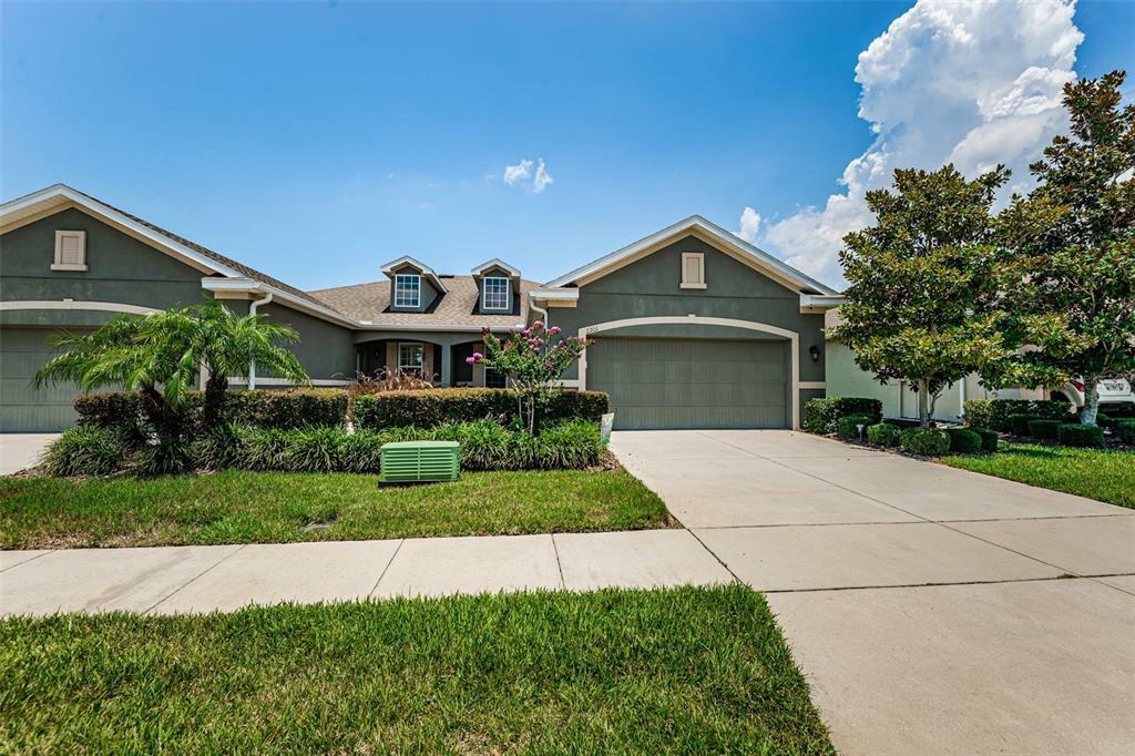 Property Photo:  2201 Parrot Fish Drive  FL 34691 