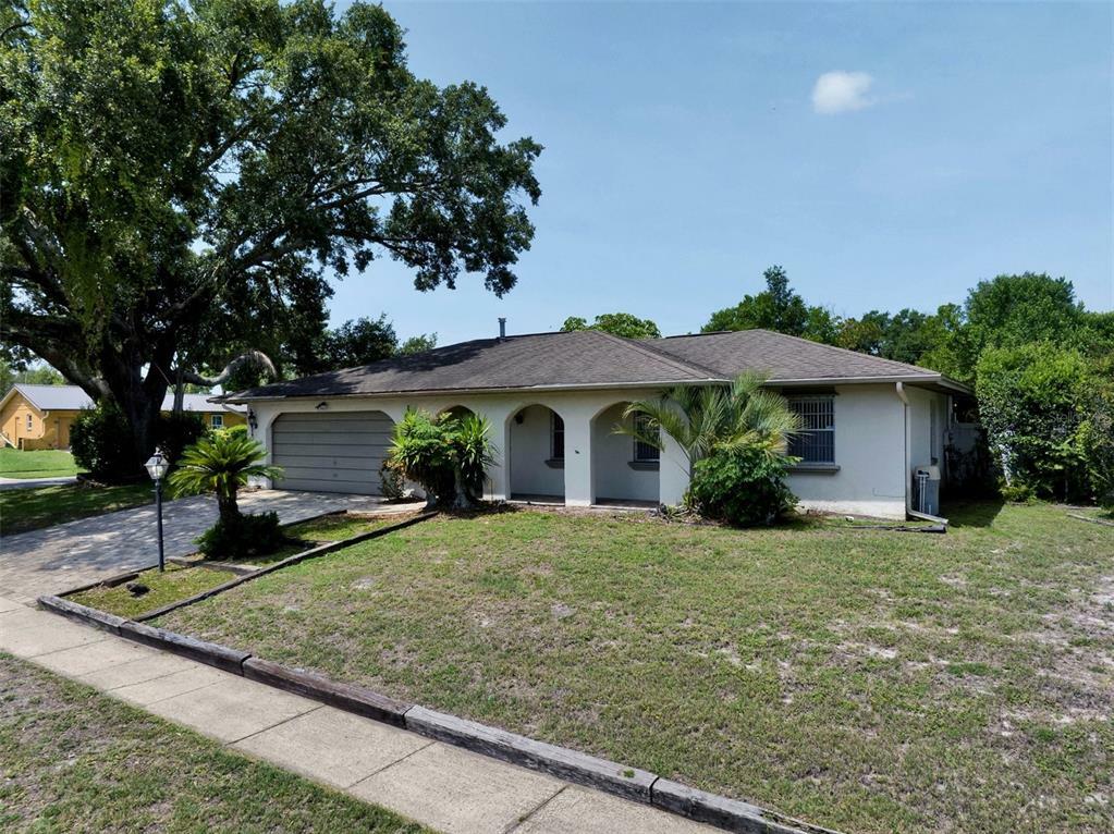 Property Photo:  1195 Roundtable Drive  FL 32707 