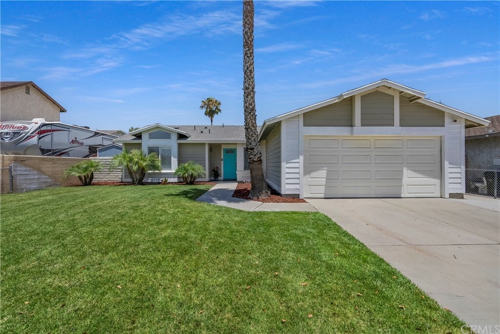 Property Photo:  18116 Montgomery Avenue  CA 92336 