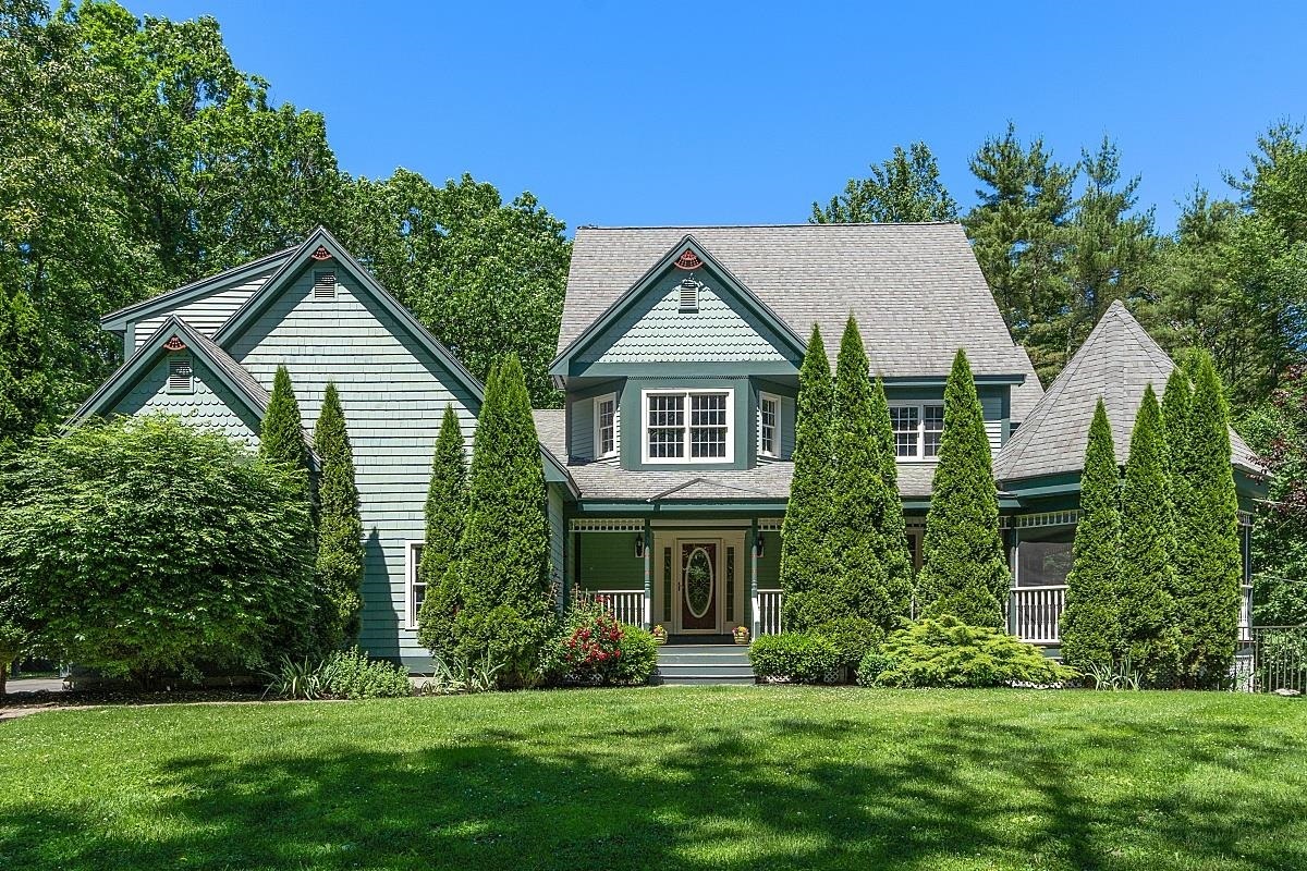 Property Photo: 25 Winterberry Lane NH 03862