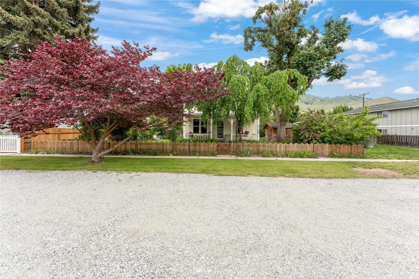 Property Photo: 324 E Wapato Avenue WA 98816