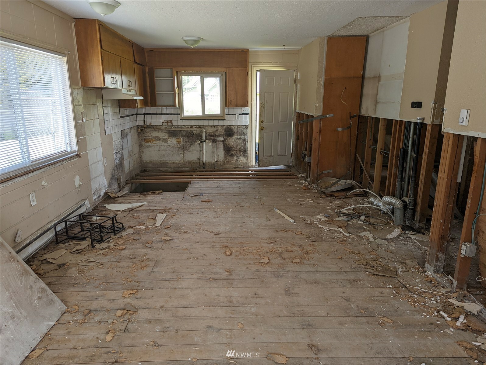 Property Photo: 124 Mitchell Street WA 98295