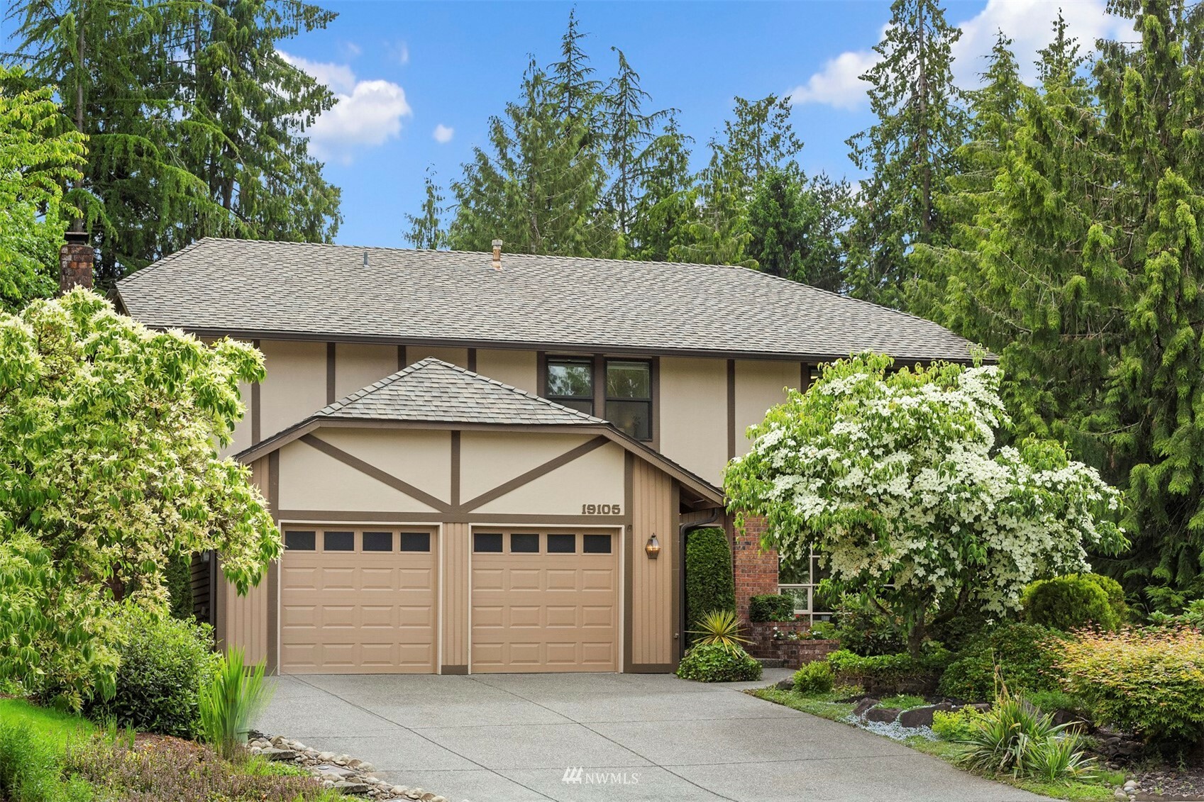 Property Photo:  19105 SE 45th Street  WA 98027 